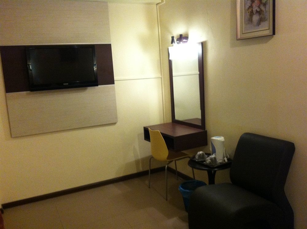 City Inn Кучинг Экстерьер фото